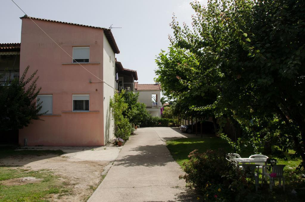 Ioannis Avrades Apartments Agiokampos Eksteriør billede